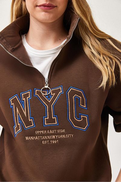 CALİENTE Hanorac oversize cu guler ridicat cu fermoar brodat Nyc, maro