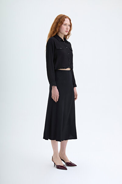 Quzu Şerit Dokulu Saten Midi Etek Siyah