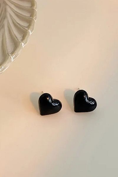 AURRARİ Black Glossy Chubby Heart Earrings
