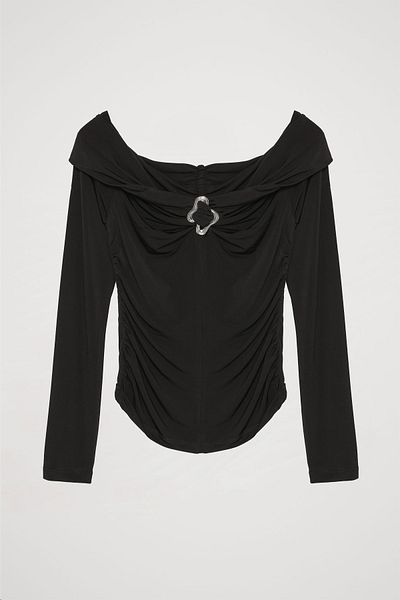 Quzu Buckle Accessory Boat Neck Blouse Black