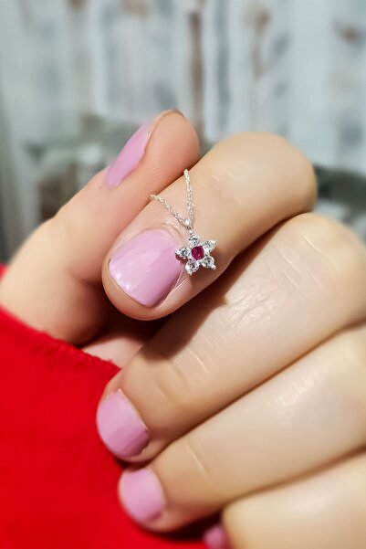 Papatya Silver 925 Ayar Gümüş Rodyum Kaplama Fuşya Taşlı Mini Çiçek Kolye