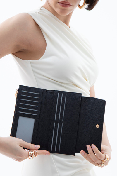 Sisley محفظة نسائية باللون الأسود SLY228