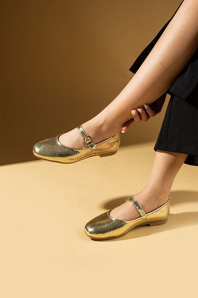 Pembe Potin Women's Babet Gold Gold Banded Lightweight Comfortable Sole Stylish Casual Shoes