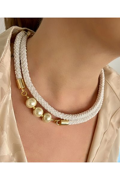Kutcha Accessories ثلاثة لؤلؤة مفصلة قلادة سلسلة مزدوجة