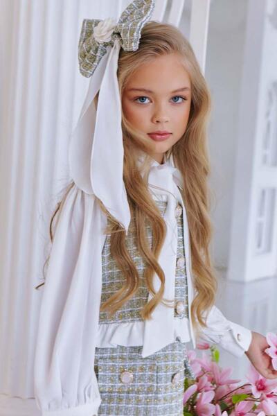 Riccotarz Κοριτσίστικο φόρεμα με λεπτομέρεια με γιακά και μανίκια από σιφόν με βολάν στη μέση από ύφασμα Chanel πράσινο