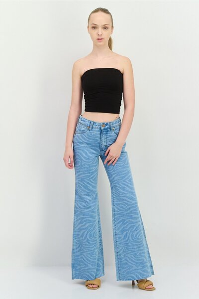 WRANGLER Women Regular Fit Mid Rise Wide Leg No Stretch Jeans, Light Blue