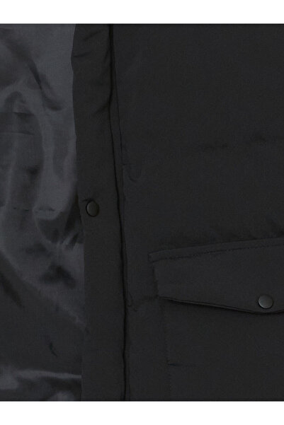 LC Waikiki Standart Kalıp Dik Yaka Erkek Şişme Yelek