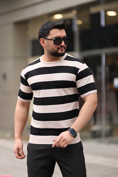 Trendseninle Μπλουζάκι με ριγέ πλεκτό μπεζ λαιμόκοψη