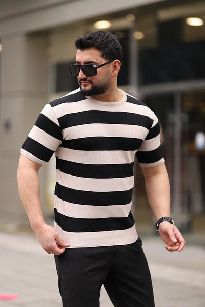 Trendseninle Μπλουζάκι με ριγέ πλεκτό μπεζ λαιμόκοψη