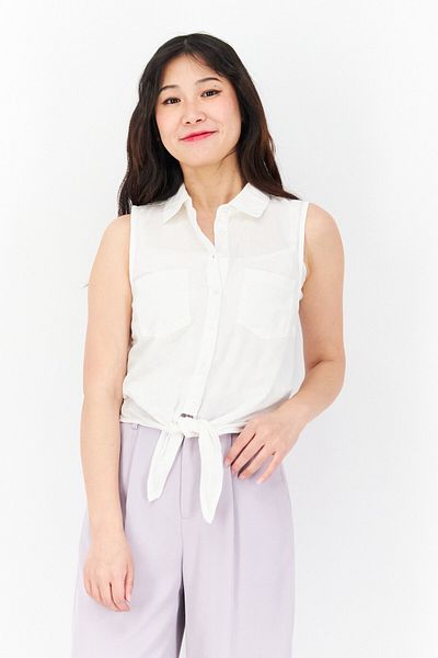 Don't Call Me Jennyfer Women Spread Collar Sleeveless Plain Top, Cream