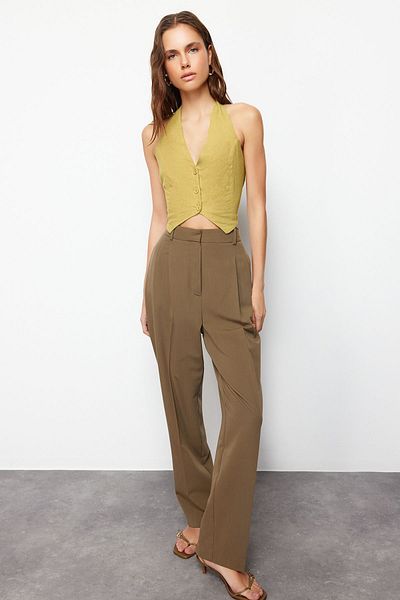 Trendyol Collection Khakifarbene Neckholder-Bluse aus gewebtem Baumwollleinen mit Raffung TWOSS24BZ00238