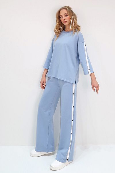 Trend Alaçatı Stili Blauer Damen-Trainingsanzug mit Rundhalsausschnitt, Druckknopfverschluss und zwei Fäden ALC-X13486