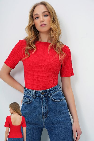 Trend Alaçatı Stili Rote Damen-Sommerbluse mit U-Boot-Ausschnitt und Dekolleté, kurzärmelig, Seersucker-Stoff