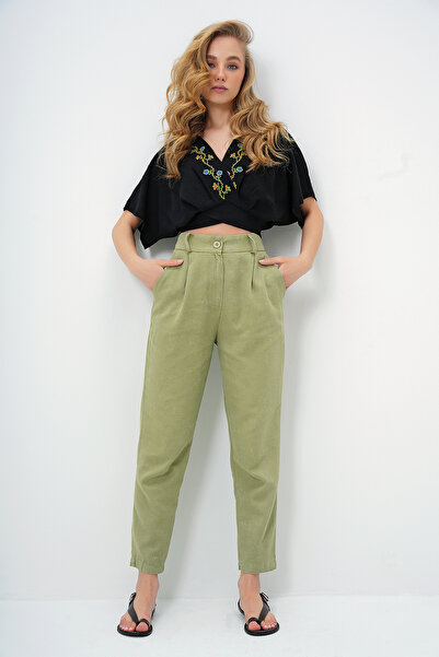 Trend Alaçatı Stili Women's Green Faded Effect Double Pocket Carrot Pants Alc-X13536