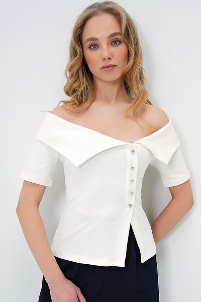 Trend Alaçatı Stili Bluză cu mânecă scurtă cu guler Ecru Madonna pentru femei ALC-X13664