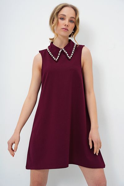 Trend Alaçatı Stili Ärmelloses Basic-Kleid mit Pflaumen-Kunstperlenkragen für Damen ALC-X13480