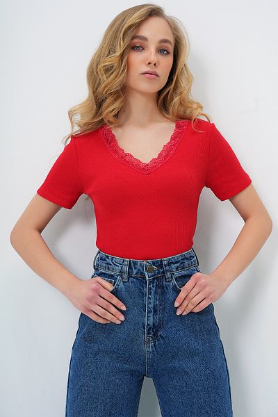 Trend Alaçatı Stili Rote Damenbluse mit V-Ausschnitt und Spitze vorne und hinten, kurzärmelig, ALC-X13683