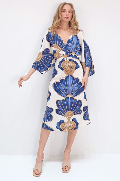 Trend Alaçatı Stili Women's Blue V-Neck Ring Detailed Woven Viscose Dress Alc-X13741