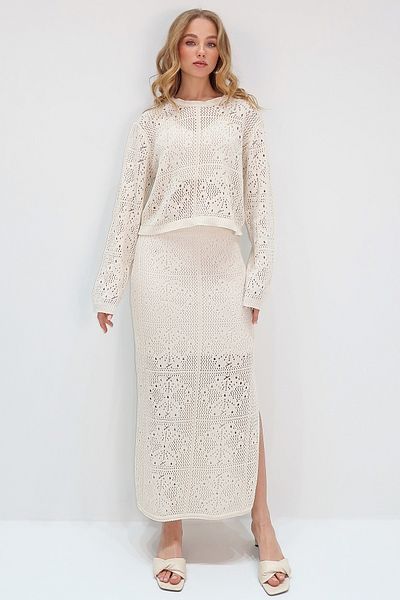 Trend Alaçatı Stili Women's Cream Crew Neck Openwork Knitwear Blouse and Lined Long Skirt Set Alc-X13737