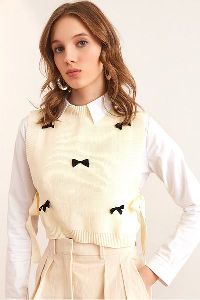 Olalook Women's Ecru Bow Detailed Side Tie Knitwear Sweater Svt- 00000046