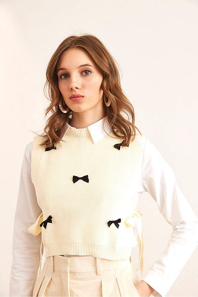 Olalook Women's Ecru Bow Detailed Side Tie Knitwear Sweater Svt- 00000046