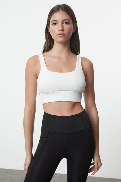 Trendyol Collection Biustonosz sportowy z kwadratowym kołnierzykiem i żebrowanym wsparciem - Thmaw25Ss00007