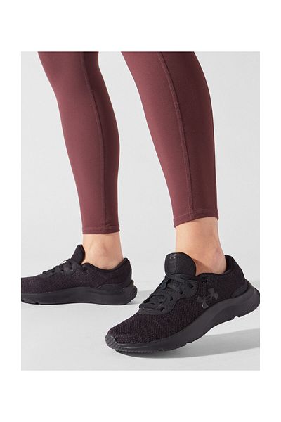 Under Armour Černé dospělé běžecké boty
