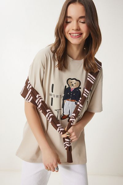Happiness İstanbul Cremefarbenes Damen-T-Shirt mit Teddybär-Stickerei aus Baumwolle in Übergröße CR00452