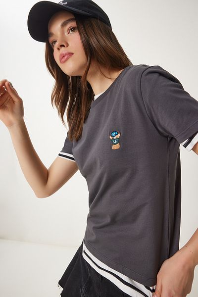 Happiness İstanbul Anthrazitfarbenes Damen-T-Shirt aus Baumwolle mit Teddybär-Stickerei CR00455