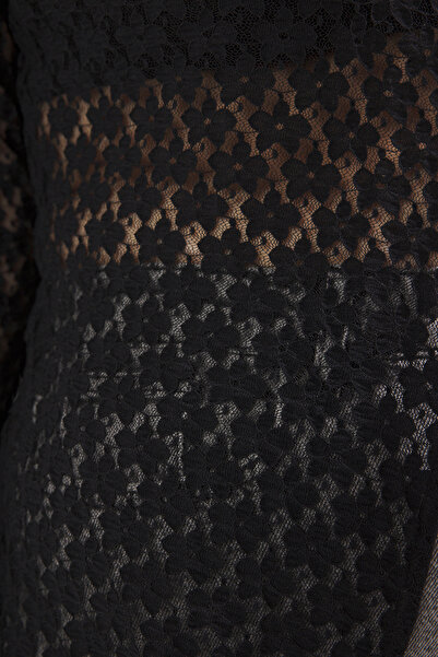 Trendyol Curve Черна чанта - стилна и удобна