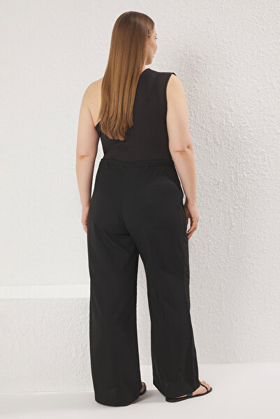 Trendyol Curve Black Bag - Stylish and Convenient