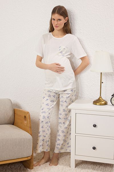 Trendyol Collection Fehér-kék virágos egyszínű mez kötött pizsama szett THMSS25PT00212