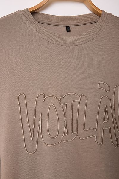 Trendyol Collection Φούτερ με λαιμόκοψη με κέντημα με γράμματα Mink More Sustainable Oversize/Wide Cut TMNAW25SW00209