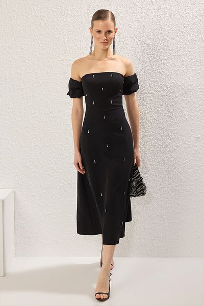 Trendyol Collection Schwarzes, gerades, gerade geschnittenes, mit Steinen bedrucktes, gewebtes Finike-Midikleid, ungefüttert, schickes/Abendkleid