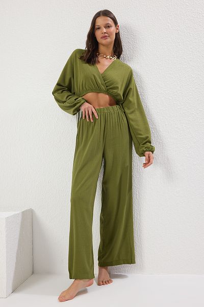 Trendyol Collection TBESS25AU00048 - Ecru Crop blúz és nadrág szett