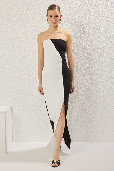 Trendyol Collection Černo-bílé tkané noční šaty bez ramínek TPRSS25AE00150