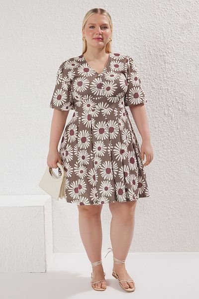 Trendyol Curve Multicolor V-Neck Balloon Sleeve Floral Print Knitted Plus Size Dress Tbbss25Ah00195
