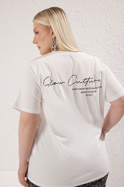 Trendyol Curve Plus Size Ecru Boyfriend Fit T-shirt - Okrągły dekolt, Nadruk z tyłu, Tbbss25Bf00048