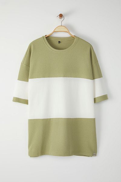Trendyol Collection Farbblock-Mint-Oversize-T-Shirt – Übergröße TMNSS25BF00038