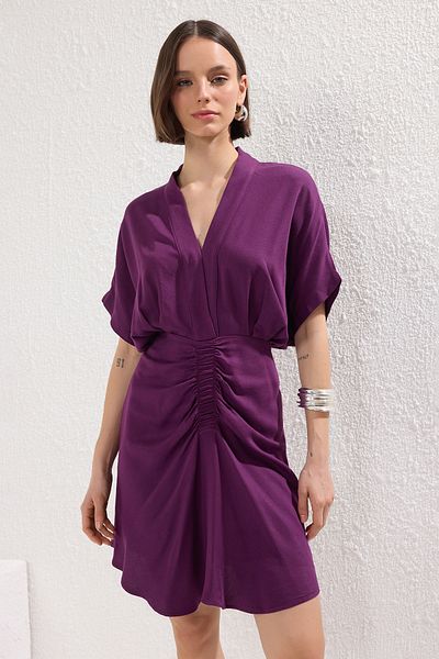 Trendyol Collection Pflaumenfarbenes, gerades Mini-Webkleid TWOSS25EL00587