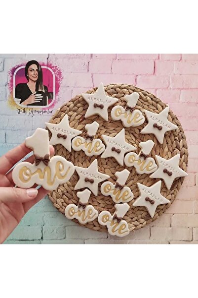 Tatlı Armağanlar Gold One 1 Yaş ve İsimli Yıldız Şekilli Doğum Günü Butik Kurabiye - 20 Adet