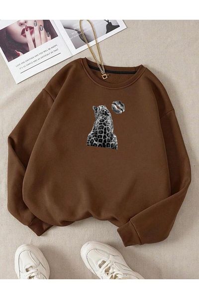 RPT MODA ОБЩ ТОП С УДОБНА КРОЙКА, ЛЕОПАРДОВ ПРИНТ И ЩАМП НА УСТНИ
