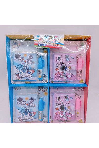 joyland Podifik Mini Notebook with Astronaut Figure and Pen, Set of 3