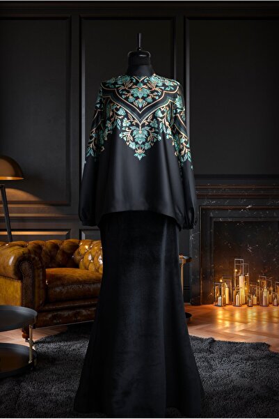 Muslima Wear بلوزة الياسمين ذات النمط الورقة الذهبية السوداء