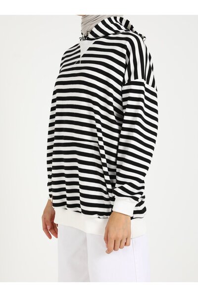 VAV Black Vav Sweatshirt