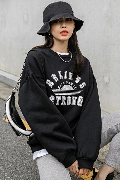 CC STORE Вярвай в силата на дизайна - черна блуза с принт