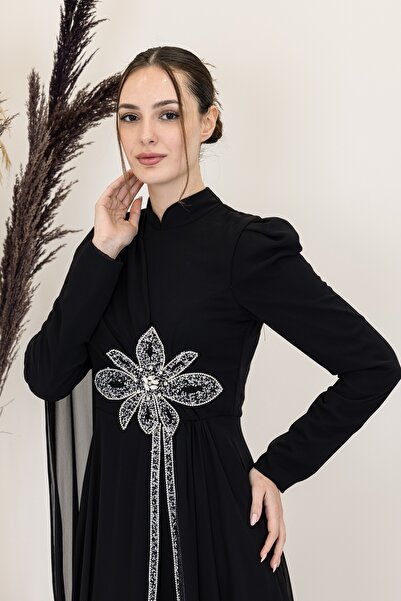 PİENNAR Λουλουδάτο φόρμα με κάπα ώμου