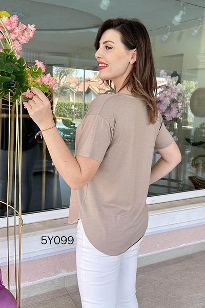 İnce Topuk تيشيرت أساسي من الخيزران برقبة على شكل حرف V 5y099