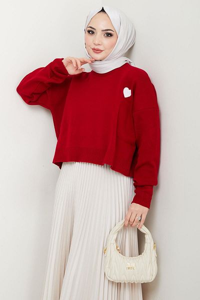 hafsamina Red Heart Detailed Crop Sweater Hm2632