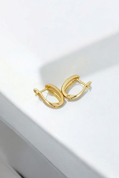 Çlk Accessories Xuping لا يفقد اللون الحد الأدنى من الأقراط الدائرية البيضاوية المنحنية 35659